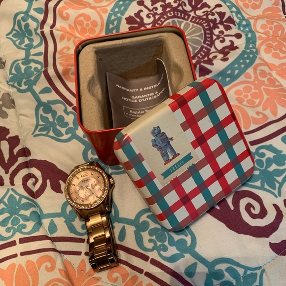 Rose gold “Rylie” Fossil watch